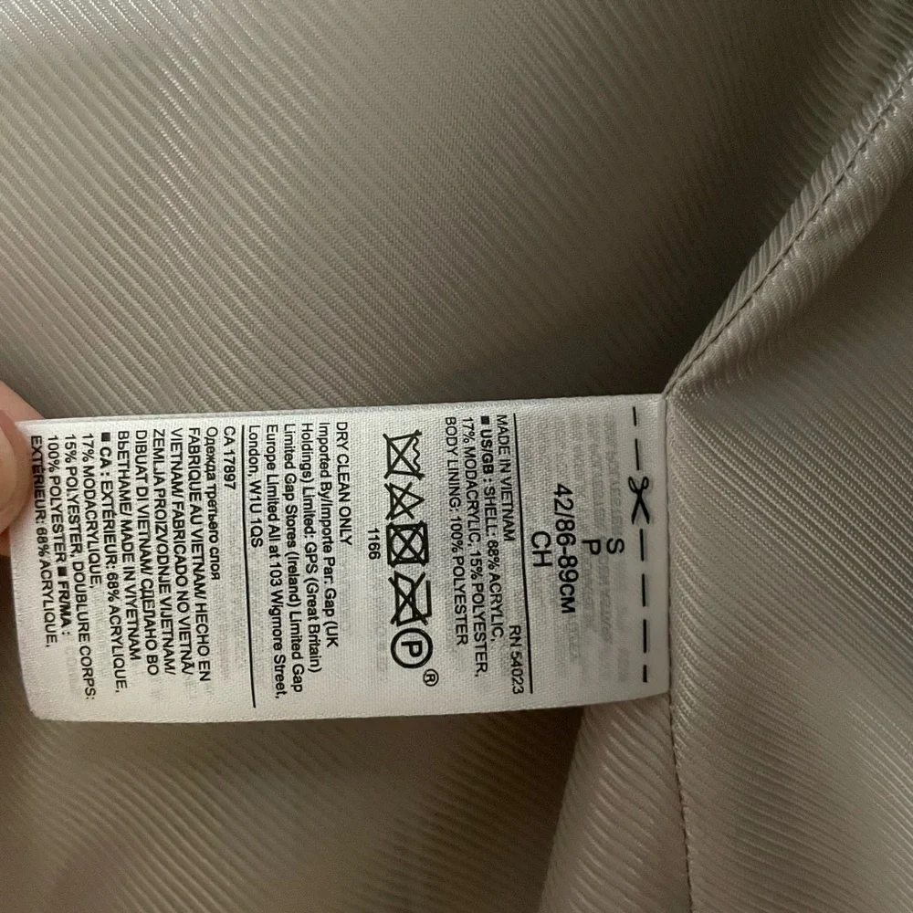 Banana Republic Faux Fur Vest - Picture 6 of 9
